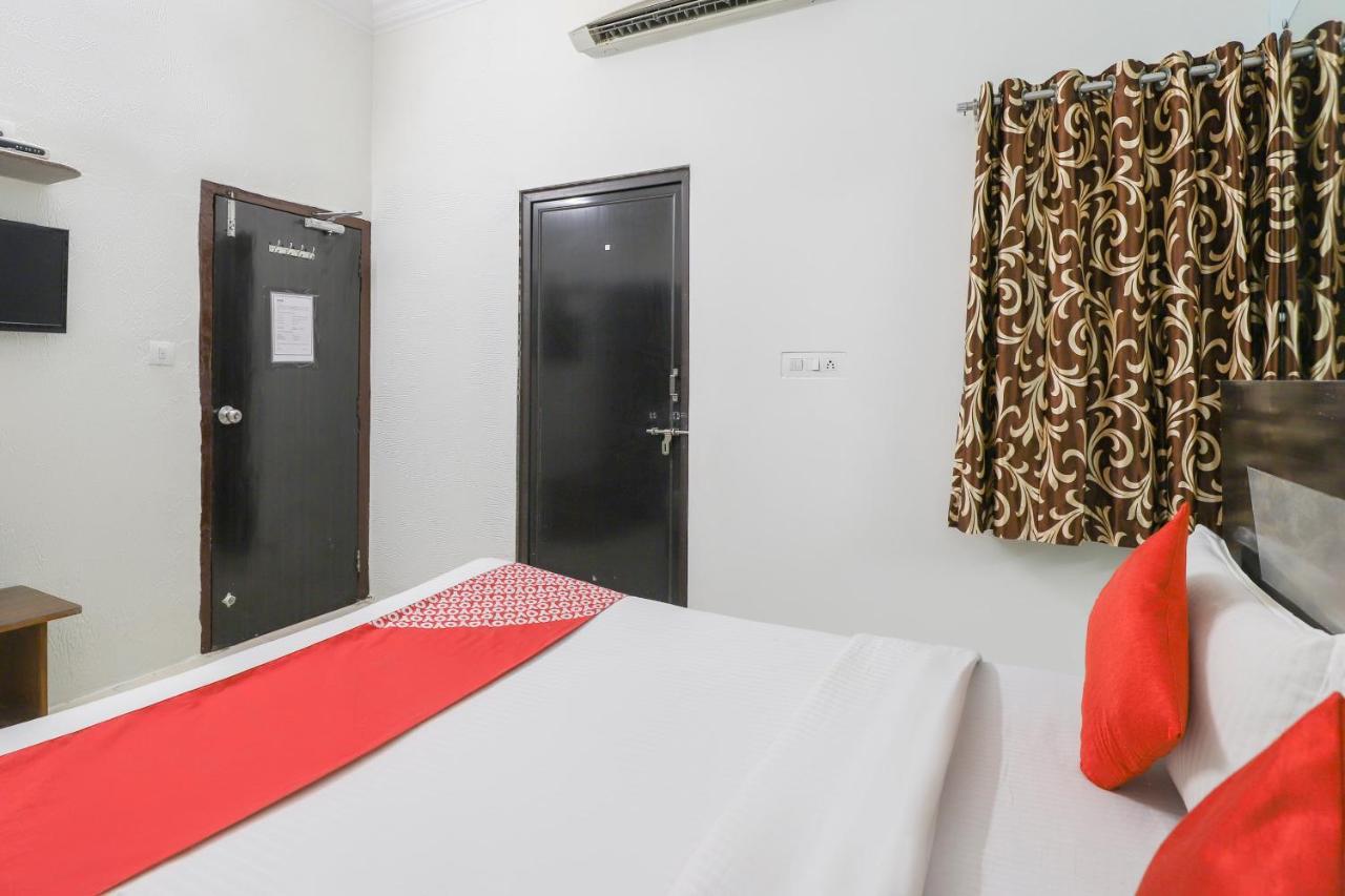 Hotel Jasmine Ahmedabad Buitenkant foto