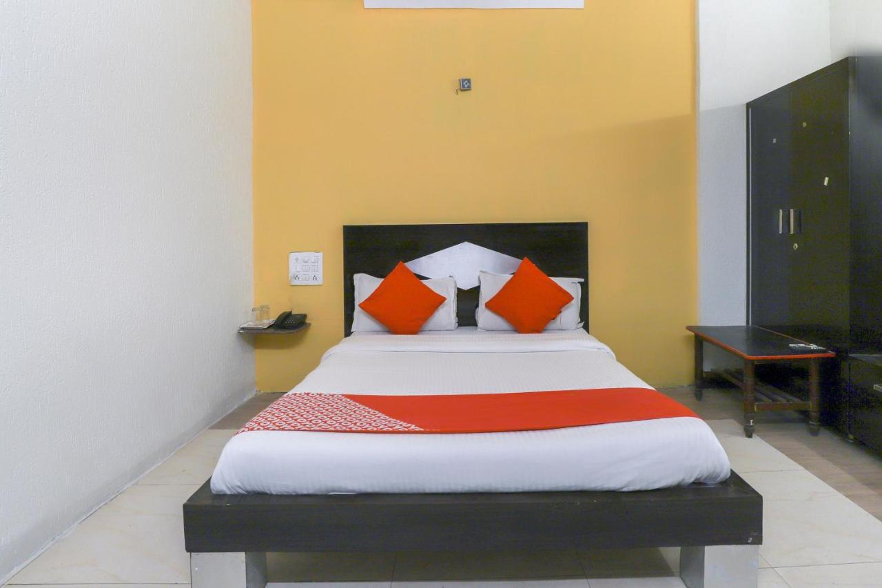 Hotel Jasmine Ahmedabad Buitenkant foto