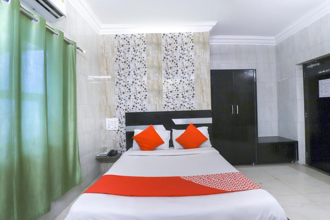 Hotel Jasmine Ahmedabad Buitenkant foto
