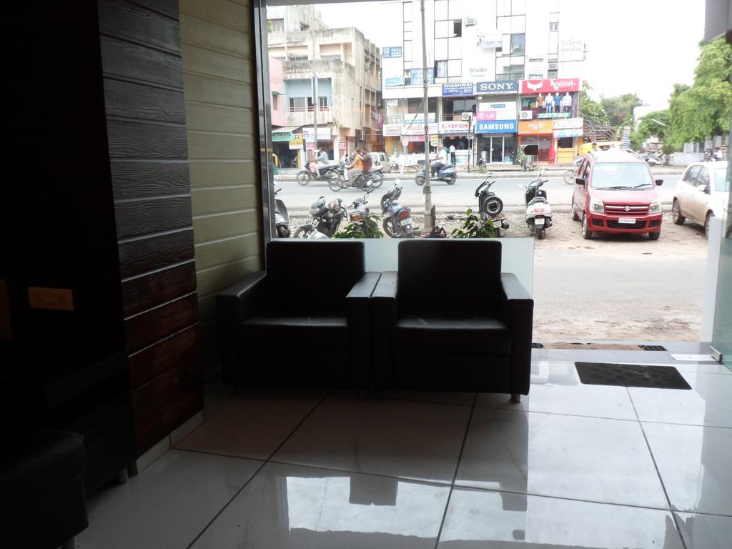 Hotel Jasmine Ahmedabad Buitenkant foto