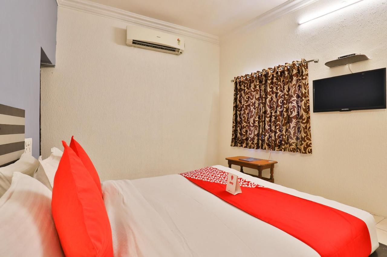 Hotel Jasmine Ahmedabad Buitenkant foto