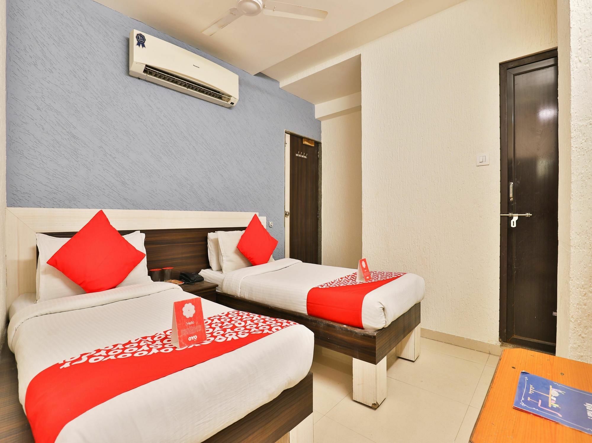 Hotel Jasmine Ahmedabad Buitenkant foto