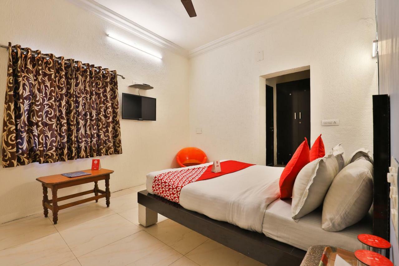 Hotel Jasmine Ahmedabad Buitenkant foto