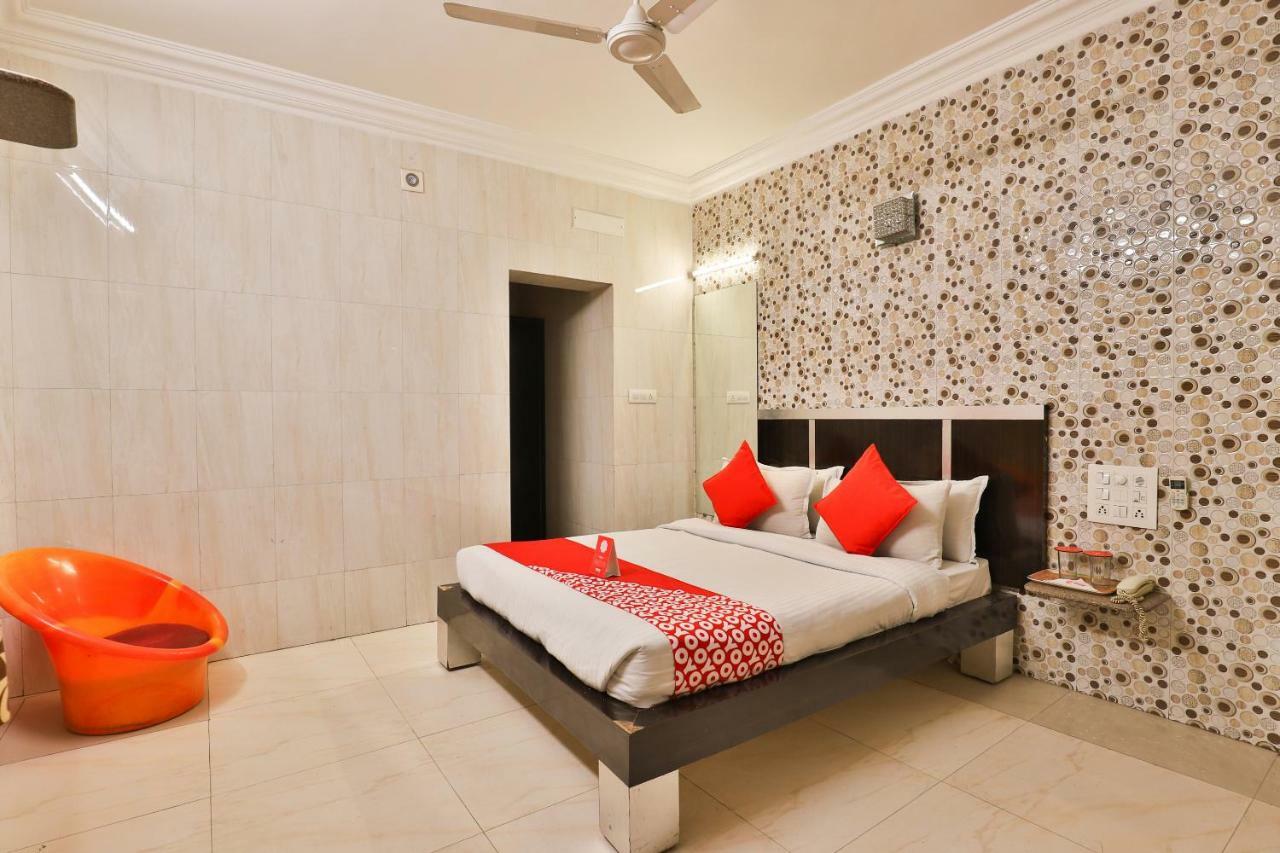 Hotel Jasmine Ahmedabad Buitenkant foto