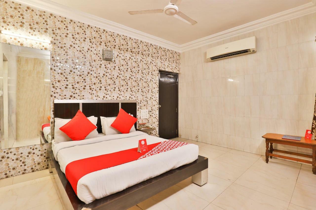 Hotel Jasmine Ahmedabad Buitenkant foto